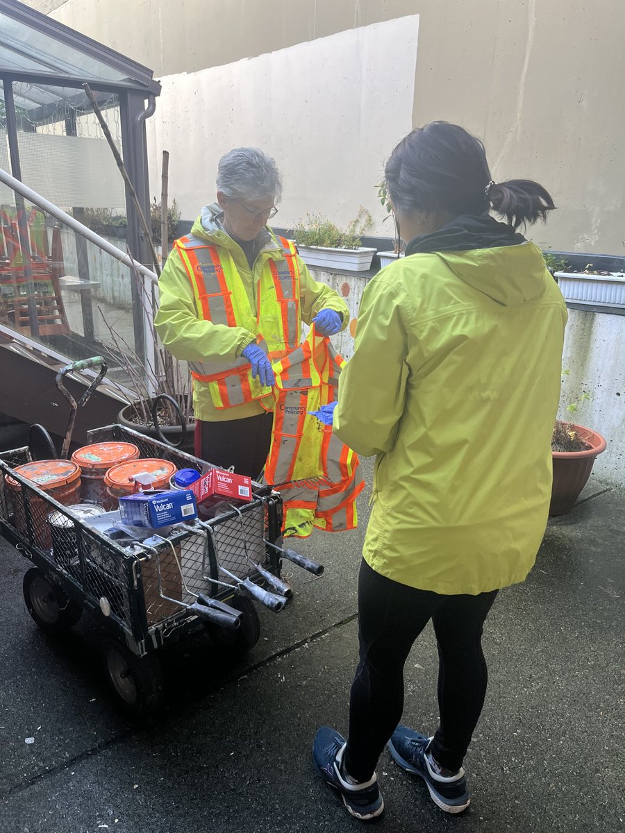 ✨ Welcome Aboard! ✨
Our newest volunteer joined the graffiti cleanup crew this weekend 💪 Together we restored walls and boosted community pride. Big thanks to the team for keeping Hastings Sunrise vibrant!

#GraffitiRemoval #VolunteerPower #CommunityCleanup