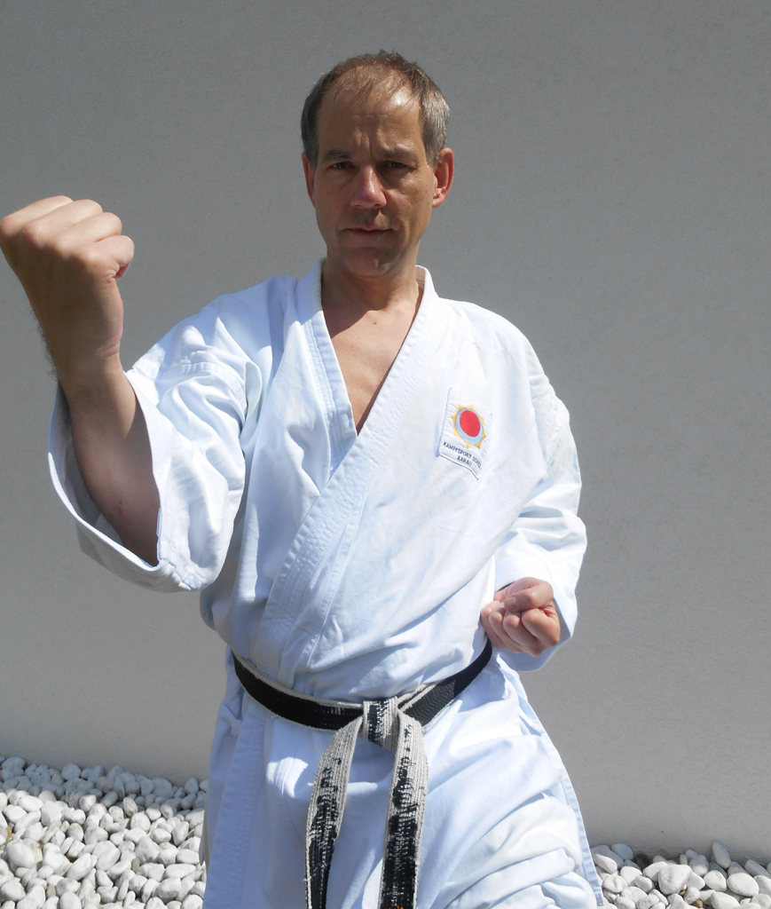 karateschule's tweet image. Dieter Lüscher, Gründer und Schulleiter der Kampfsportschule Aarau karateschule.ch - Karateschule und Kobudoschule in Aarau
karateschule.ch/dieter-luesche…
#kampsportschule #karateaarau #kampfsport #karateschuleaarau #kampfsportaarau