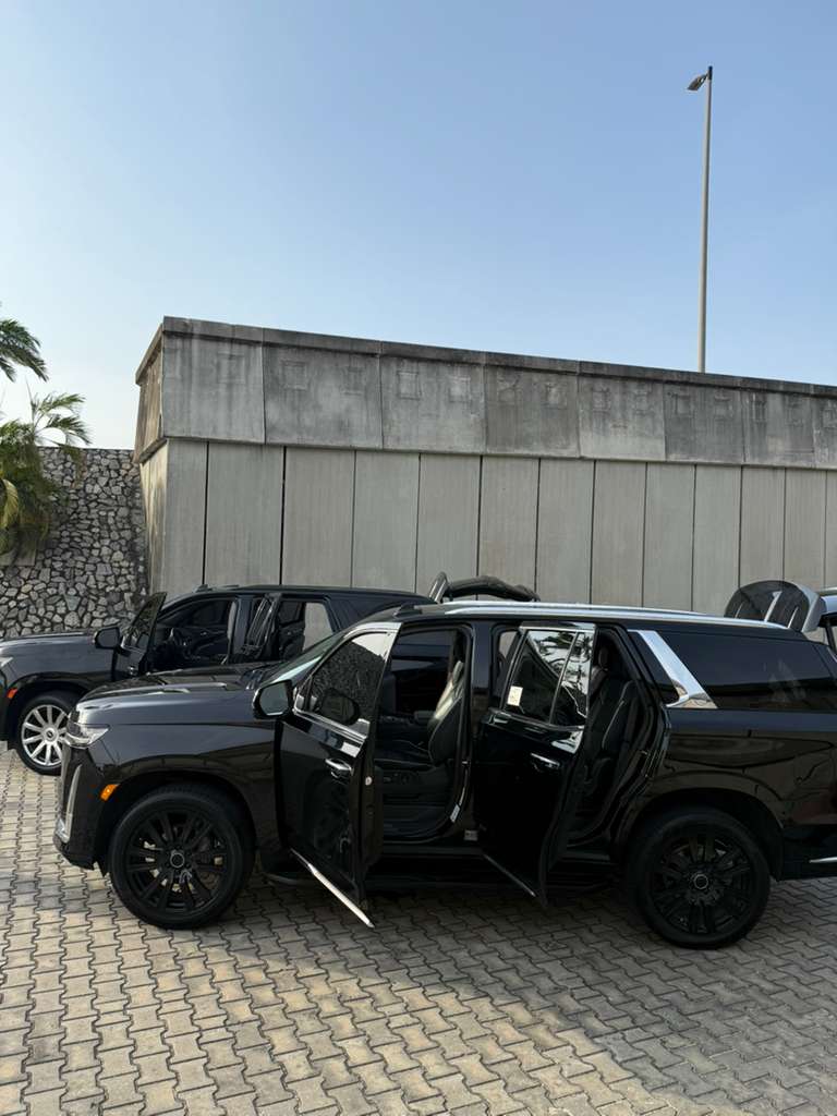 Osi_Suave's tweet image. I have these 2023 Cadillac Escalade for daily hire. 

Airport Pickups - 180k. 

12hr rental - 650k. 

24hr rental - 850k. 

Comes with fuel and a driver.  

Kindly RT, my customer, maybe on your TL.