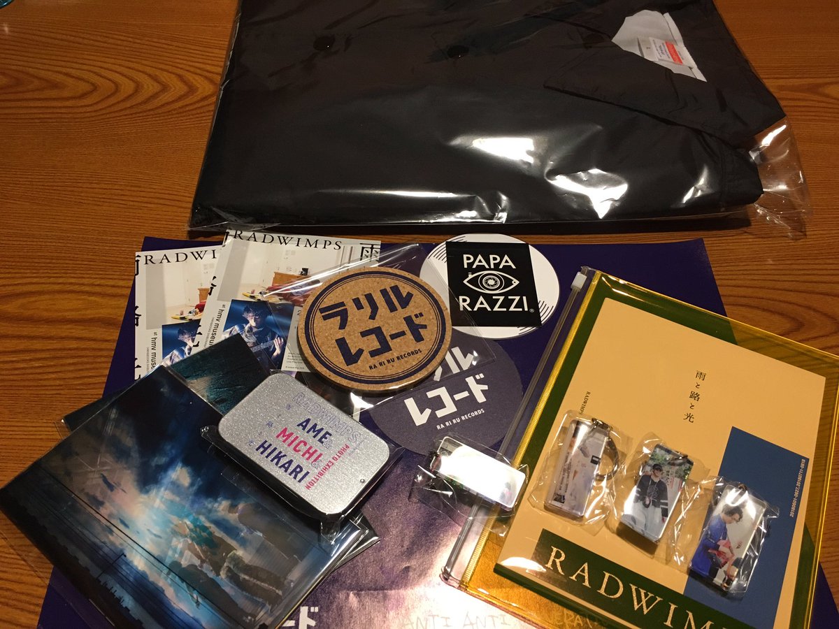 RADの「雨と路と光」渋谷MODI初日🎞️ 欲しかったグッズも額装も買えて