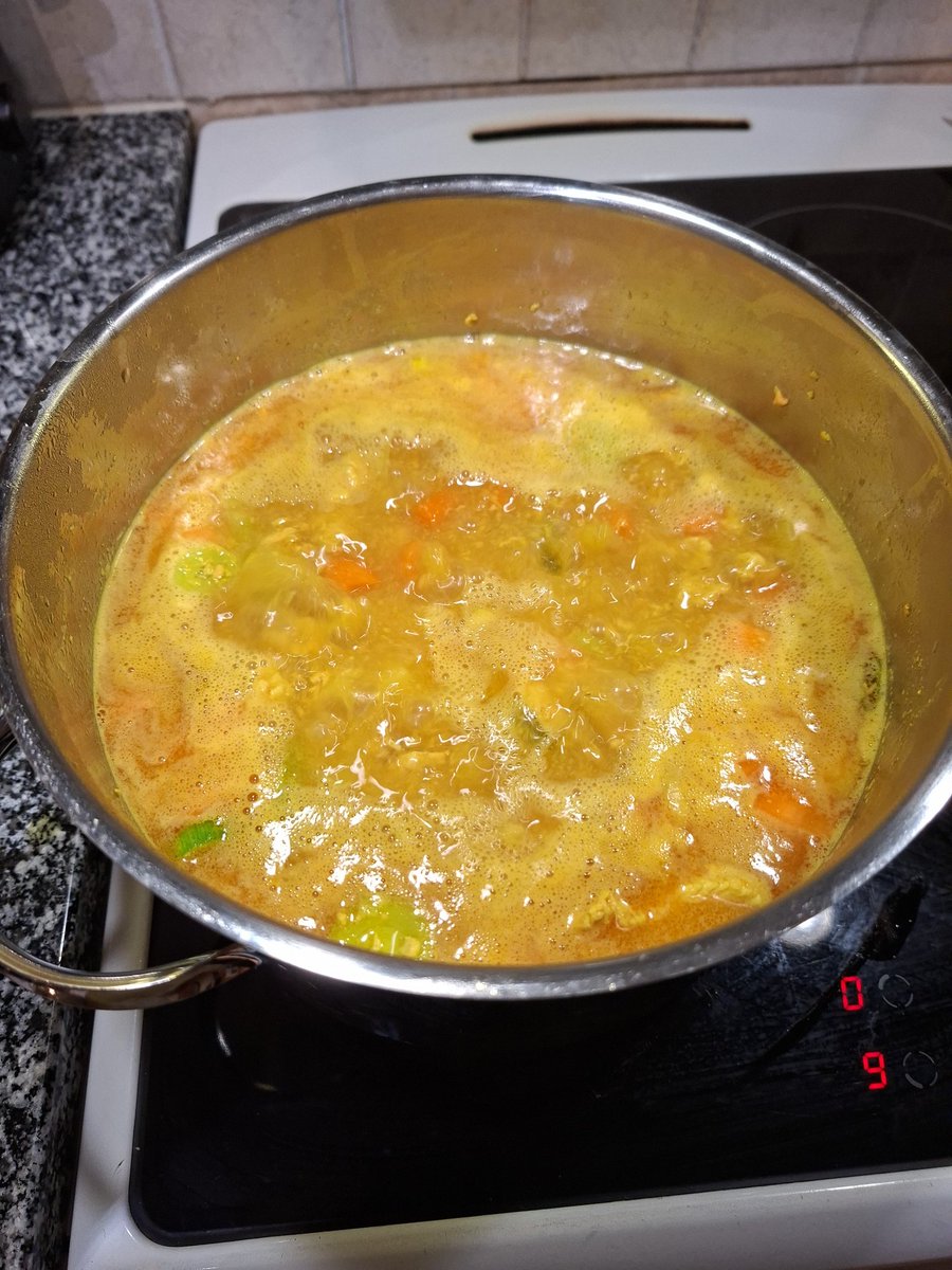 Kokeilu keittiössä tänään. Kookos-kanakeitto. k-ruoka.fi/reseptit/kooko…