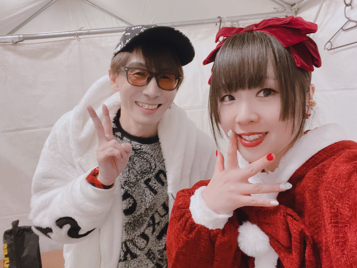 Zero_Station0's tweet photo. 本日はクリスマスマーケット熊本の花畑広場会場で歌わせていただきました🎄
０ステ初めてのクリスマスマーケットのステージ！！ワクワクの反面、緊張もしていましたが、最初から最後まで楽しいステージでした🎅
次は12/20(土)のJR熊本駅会場で13:00〜歌わせていただきます！
是非遊びに来てね！ https://t.co/iT8i3QfNQv