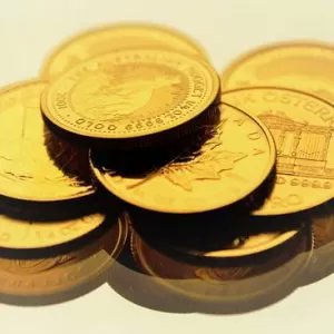 physical_gold's tweet image. #GoldCoins vs #GoldBars: Which Is The Better Investment For You?

#Gold Bars versus Coins. Both gold bars and gold coins have their merits as investments. But which one will optimise returns for you?
physicalgold.com/insights/gold-…