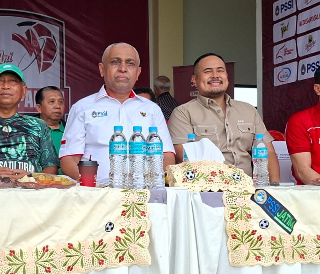 Raja Siahaan masih menjadi calon tunggal yg telah mendaftarkan dirinya ke KP PSSI Jatim. Sesuai SK KP PSSI Jatim pendaftaran akan ditutup pada malam ini Pkl 00.00 WIB. Selepas itu, calon Ketua tdk bisa lagi mendaftar. Jika itu yang terjadi maka akan ada calon tunggal. #FWI