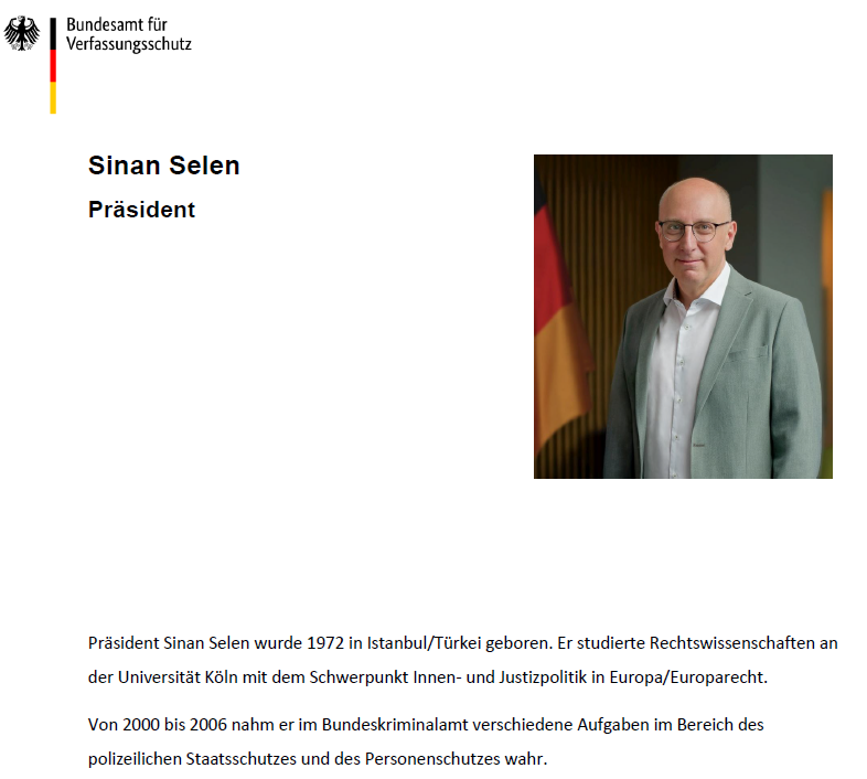 Herr #Selen vom #BfV muss doch das Zweite juristische Staatsexamen haben. Warum steht das nirgends dabei? Ist das so üblich, dass der höchste erreichte Studienabschluss nicht angegeben wird?