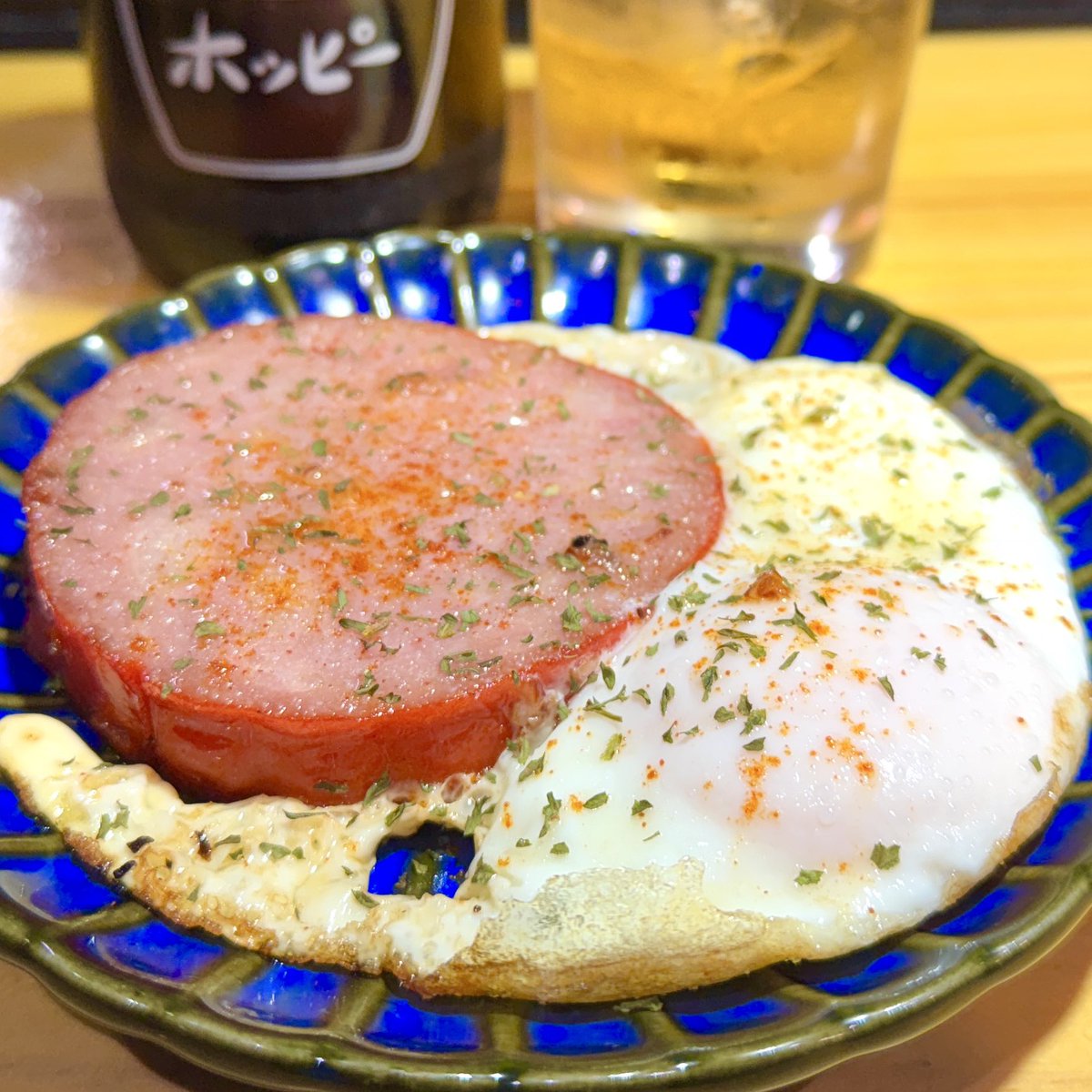 太陽と月が寄りそってるみたいでおしゃれだ