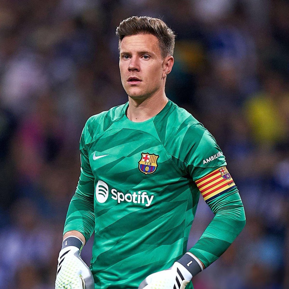 FabrizioRomano's tweet photo. 🚨🇩🇪 Hansi Flick: “Ter Stegen can receive the medical green light tomorrow. I’m happy to have him back”.

“Joan Garcia will continue being the starting goalkeeper”. https://t.co/1Unj33rSjr