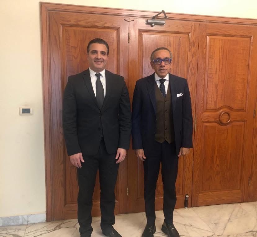 زرتُ اليوم السفير المصريّ في لبنان، علاء موسى، في مكتبه بالسفارة، وكانت فرصةً لمناقشة آخر المستجدات على الساحتين المحلية والدولية.
وأعربت عن تقديري للجهود الكبيرة التي تبذلها مصر، في سبيل إبعاد خطر حرب مدمرة عن لبنان، مؤكّدًا أهمية وجود هذا النوع من الدعم الدبلوماسي والسياسي الذي