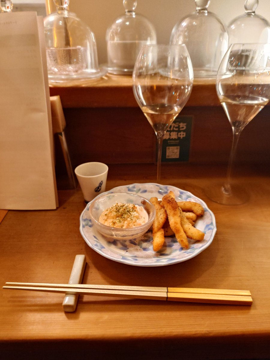 シャンパンの量り売りにご飯
あまりにも探してた店すぎる