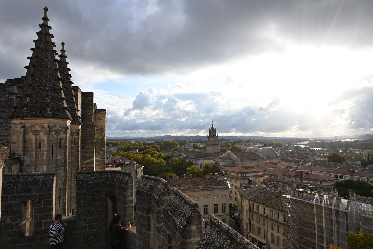 kenzyamodealien's tweet photo. Palais des papes https://t.co/YfEqX2flhP