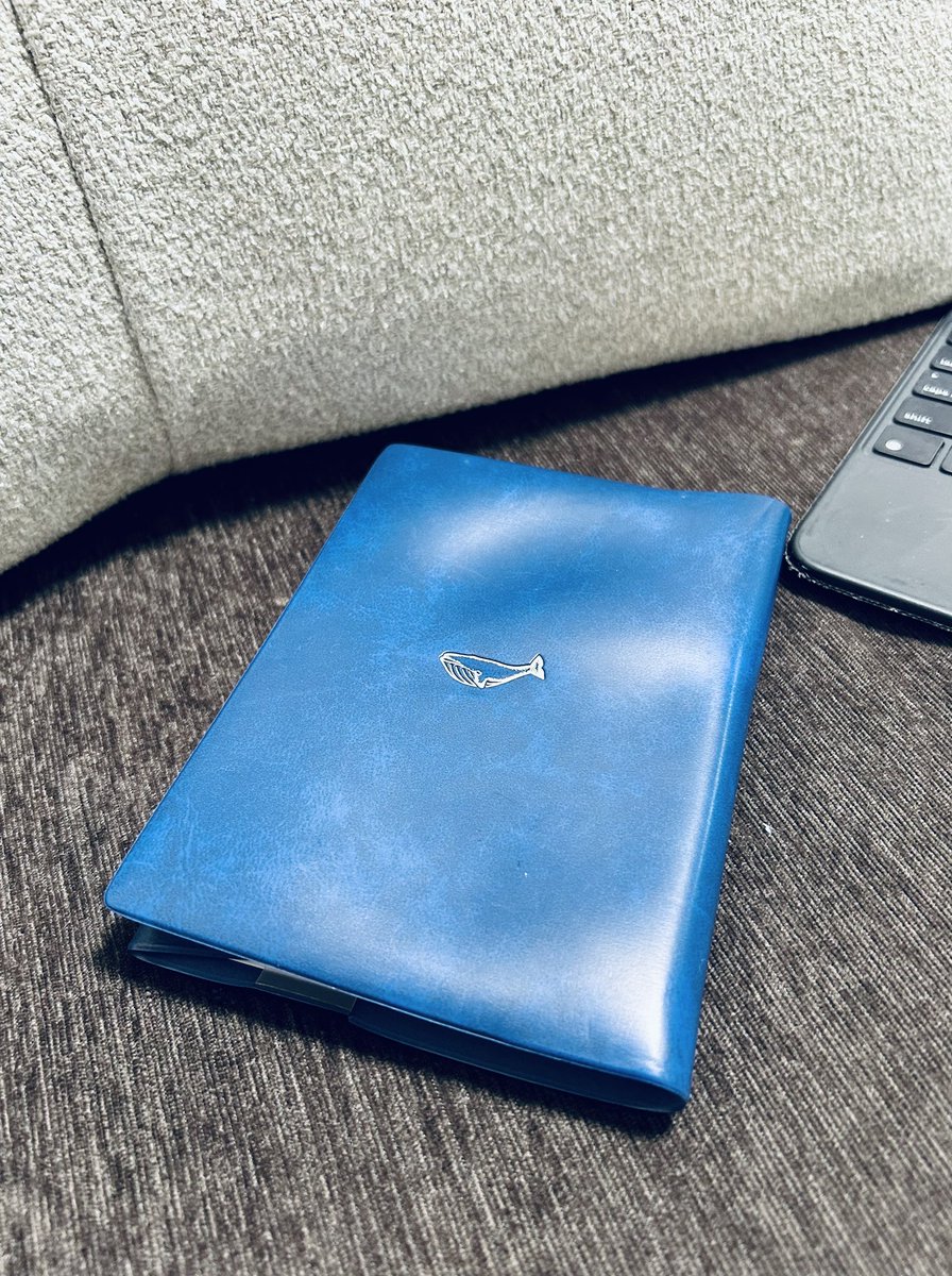 無くしていたと思っていた本、ブックカバーが見つかりました。 金曜日