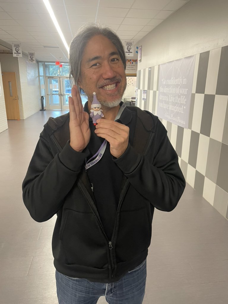 Charlie the Charger Elf tweet media