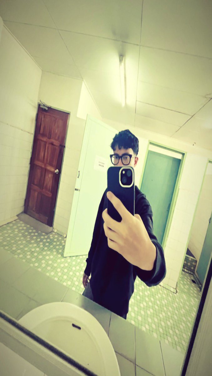 complexbrainrot's tweet image. suck a fat one