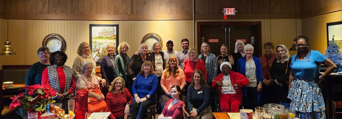 noahforflorida's tweet photo. I had a wonderful time this weekend at the Region 7 Holiday Luncheon hosted by the Democratic Women’s Club of Florida🎄💙

It was great to connect with so many dedicated women who are doing the work year-round to lift up our communities and protect our rights. https://t.co/MmhQjoSI2A