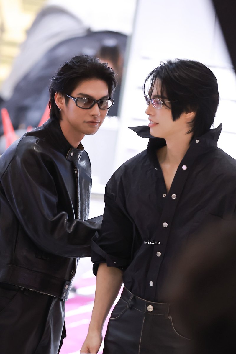 NIDZA7822's tweet image. B1 B2 💚🤍

WIN OPENING HAUS NOWHERE BKK

#WINxHausNowhereBangkok 
#winmetawin @winmetawin 
@bbrightvc  #bbright  
#ไบร์ทวิน