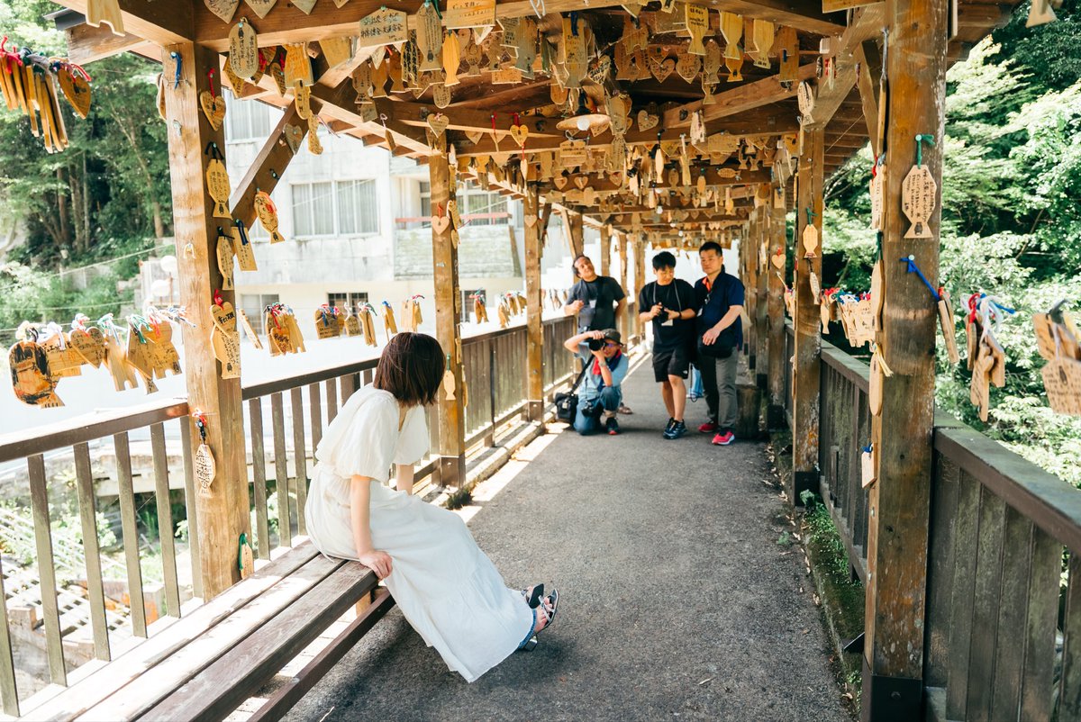 creative_YOLO's tweet photo. 7/20に開催された杖立温泉フォトウォークの様子です♪
天気もロケーションも最高の状態で撮影ができました☀️
モデルのゆうかさん、みづきさんありがとうございました✨ https://t.co/jKXAldQ4Qz