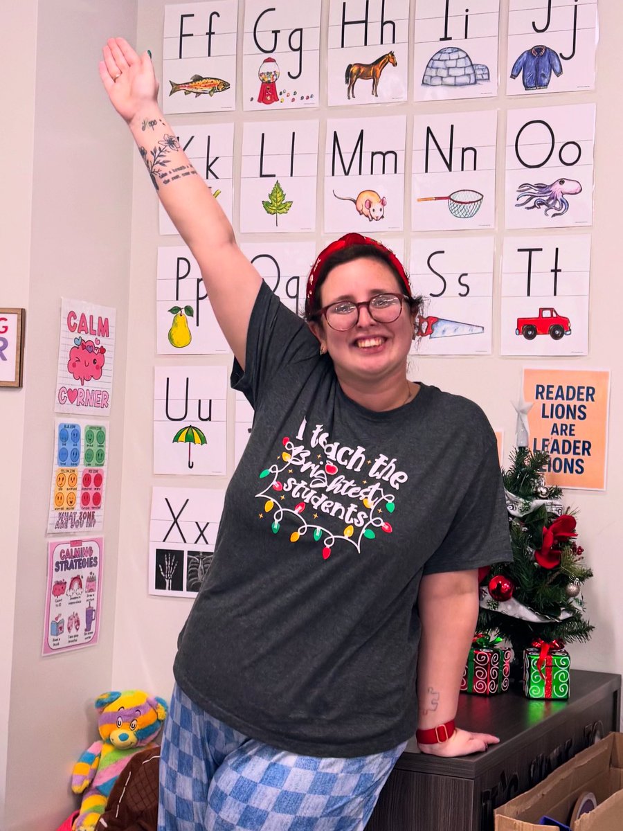 All the teachers down at Leadership Prep School loved Christmas a lot, but Miss Warr at Majestic Gardens…she loved it the most. 🎄❤️😁