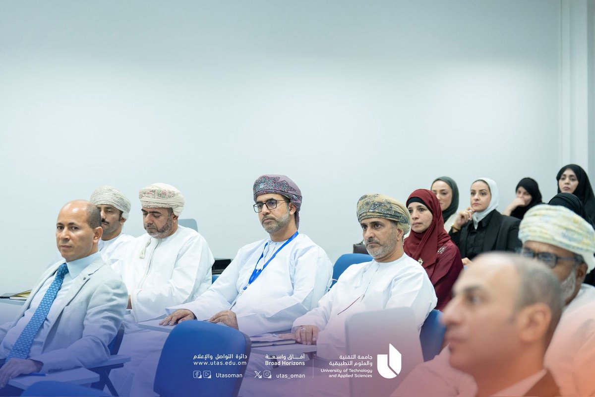 utas_oman's tweet photo. #يوتاس |

شاركت جامعة التقنية والعلوم التطبيقية، ممثلة بكرسي الإيسيسكو لأخلاقيات الذكاء الاصطناعي، في الملتقى السنوي الدولي الخامس للمجموعة البحثية للإدارة والقيادة التربوية بجامعة السلطان قابوس، تحت شعار “إعادة تشكيل التعليم من أجل مستقبل مستدام”.

وقدّم الدكتور مصعب الراوي ورشة بعنوان “أخلاقيات الذكاء الاصطناعي في التعليم” تناول فيها أبرز التوجهات العالمية في توظيف تقنيات الذكاء الاصطناعي داخل المؤسسات التعليمية. كما قدّم كلٌ من الدكتور سعيد السنيدي والدكتورة ميمي إسماعيل من كلية التربية بالرستاق، ورقة بحثية ناقشت العلاقة بين تكنولوجيا الواقع الافتراضي والتفكير الابتكاري المستدام، ودور الأخلاقيات الرقمية في تعزيز هذه العلاقة.

وحظيت المشاركة باهتمام واسع، لما قدّمته من رؤى عملية حول دمج الذكاء الاصطناعي في بيئات التعلم مع الحفاظ على القيم الأخلاقية والحقوق الرقمية للمتعلمين.

#آفاق_واسعة