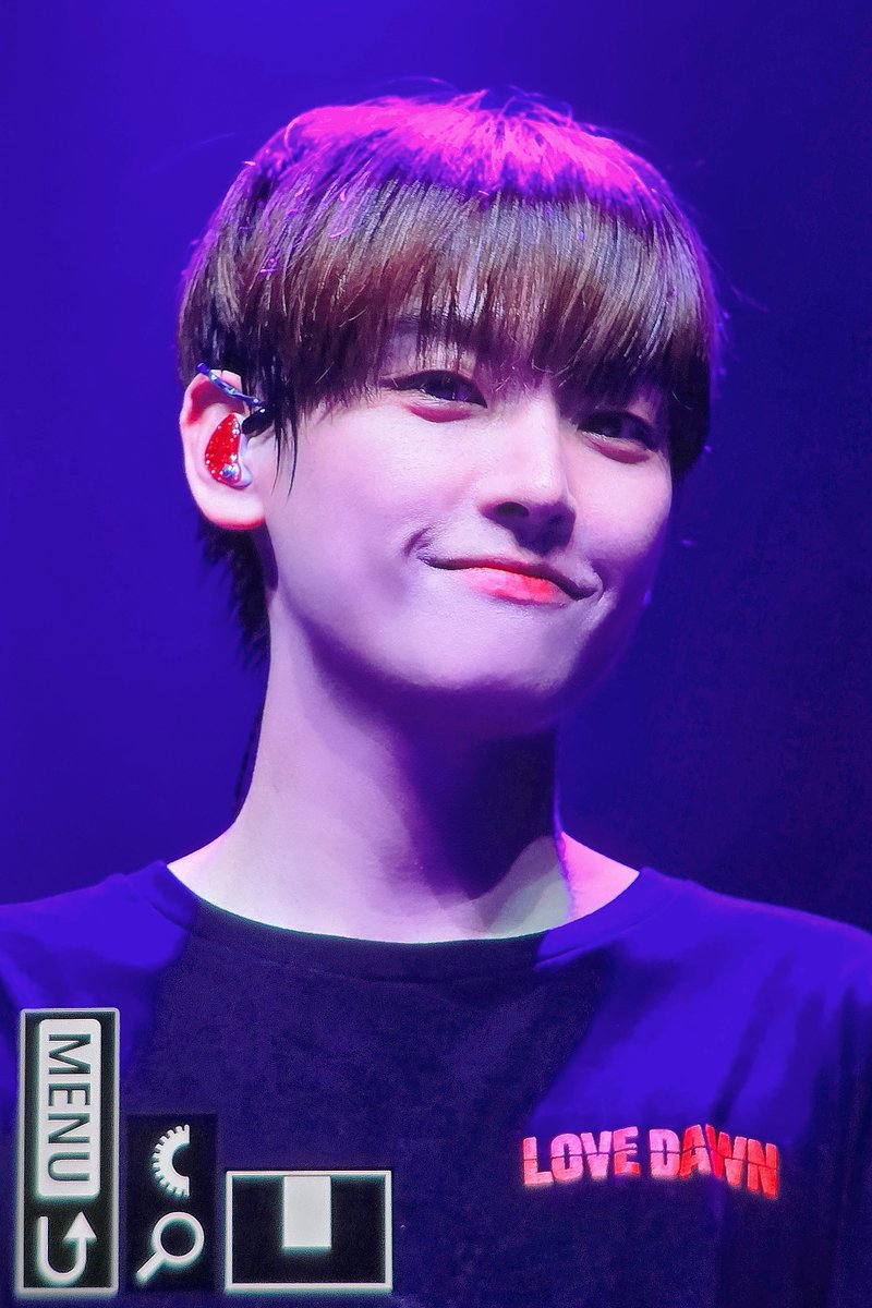 712satellite's tweet photo. 251015 🇬🇧 
#인성 #김인성 #INSEONG #インソン #SF9 https://t.co/DwZvx9YuLb