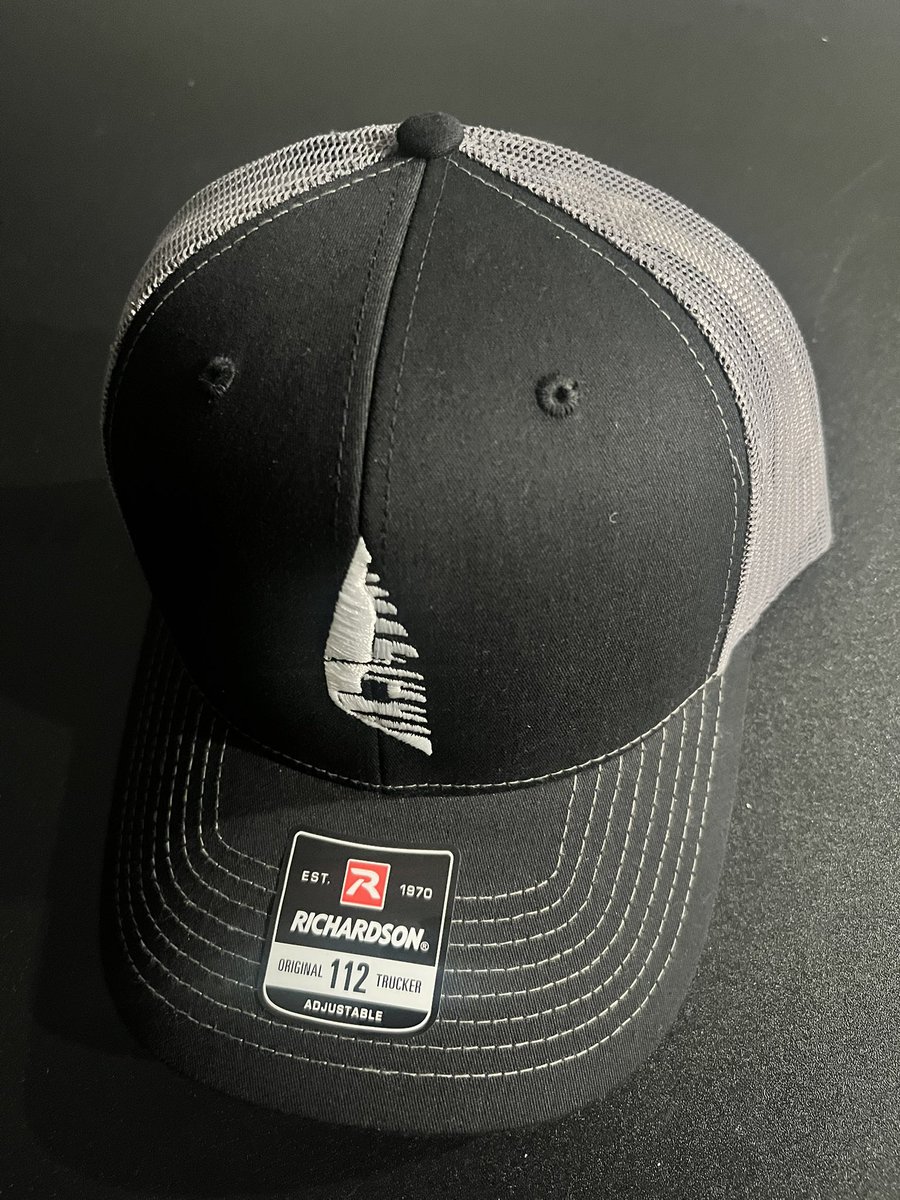 Massive Match coming up .. So it’s the final giveaway before Christmas.. like, retweet and tag a blue below .. giving away the black on grey! Good Luck and #UTFT!