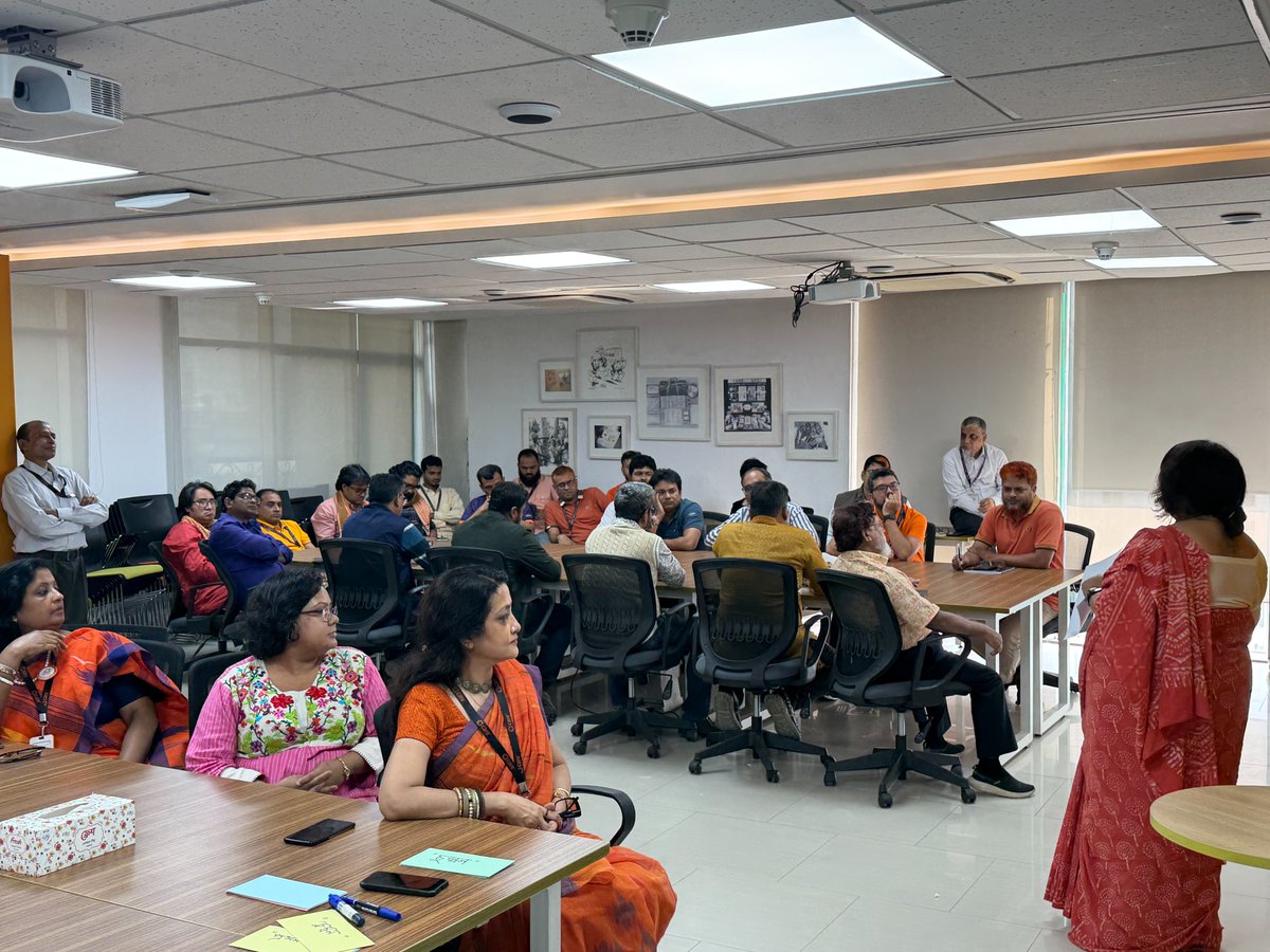CAREBdesh's tweet image. Change begins within.
@CAREBdesh hosted a dialogue on Gender, Sexuality &amp;amp; Social Norms during #16DaysOfActivism—creating space to reflect, challenge norms &amp;amp; build trust for a more inclusive workplace.
#EndGBV #WithoutFear #CAREBangladesh