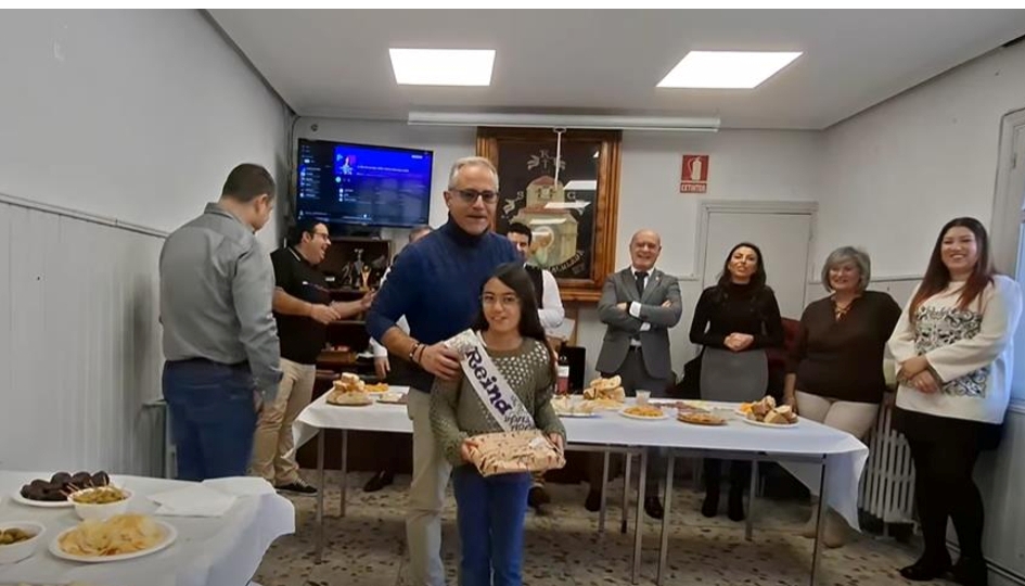 Esta mañana, la Peña Blusas La Inmaculada ha celebrado la fiesta de su Patrona que ha coincido este año con su 40º Aniversario. Nuestro Presidente
<a href="/carbonel_jose/">Jose Manuel Carbonell Carquės</a> y nuestro Secretario <a href="/BUBILLO79/">Diego Gutiérrez</a>
les han acompañado es esta efeméride.
<a href="/artgiho/">artGiho.Ysl</a> <a href="/angelmanzanedo/">Angel Manzanedo</a> <a href="/BlusasBurgos/">Peñas de Burgos</a>