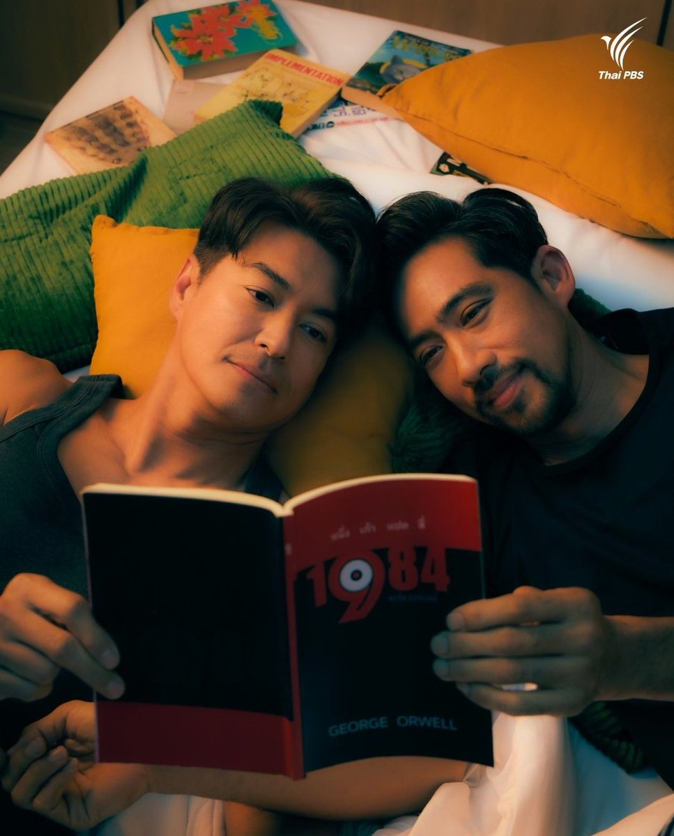 คือไม่คิดว่าเกย์มิดเดิ้ลเอจที่พวกเราจะได้เร็ว ๆ นี้คือสองคนนี้ ขอคนที่เข้าใจ ใครก็ได้ช่วยป้าด้วยไอเชรี้ย 😭😭😭😭