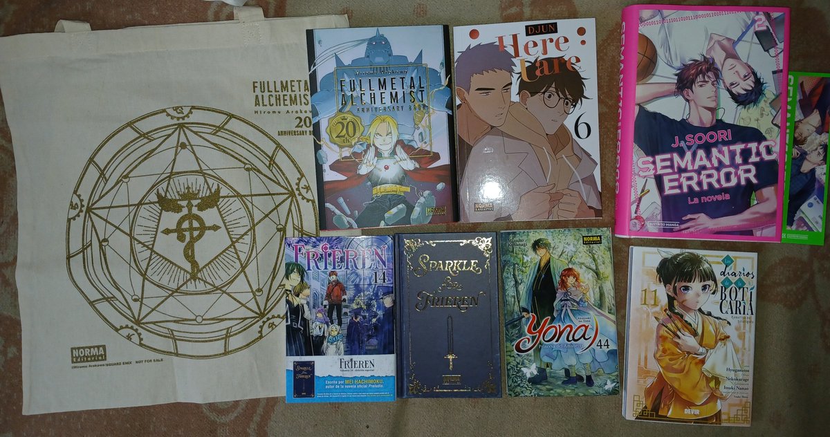LauraNR4's tweet photo. Nuevo pedido de #NormaComics 🤩

☆ Frieren 14 especial @NormaEdManga 
☆ Yona 44 @NormaEdManga 
☆Fullmetal Alchemist 20th Anniversary @NormaEdManga 
☆ Here u are 6 @NormaEdManga 
☆ Semantic Error 2 (Novela) @distritomangaED 
☆ Los diarios de la boticaria 11 @DevirManga_SP https://t.co/cf5O1PCqOv