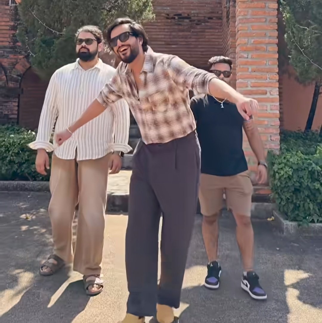 Aura                                  Lauraa
#Dhurandhar