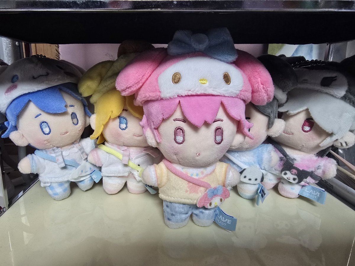 일렬로 세우고 싶었는데 너무 짧네...
🥺🥺🥺