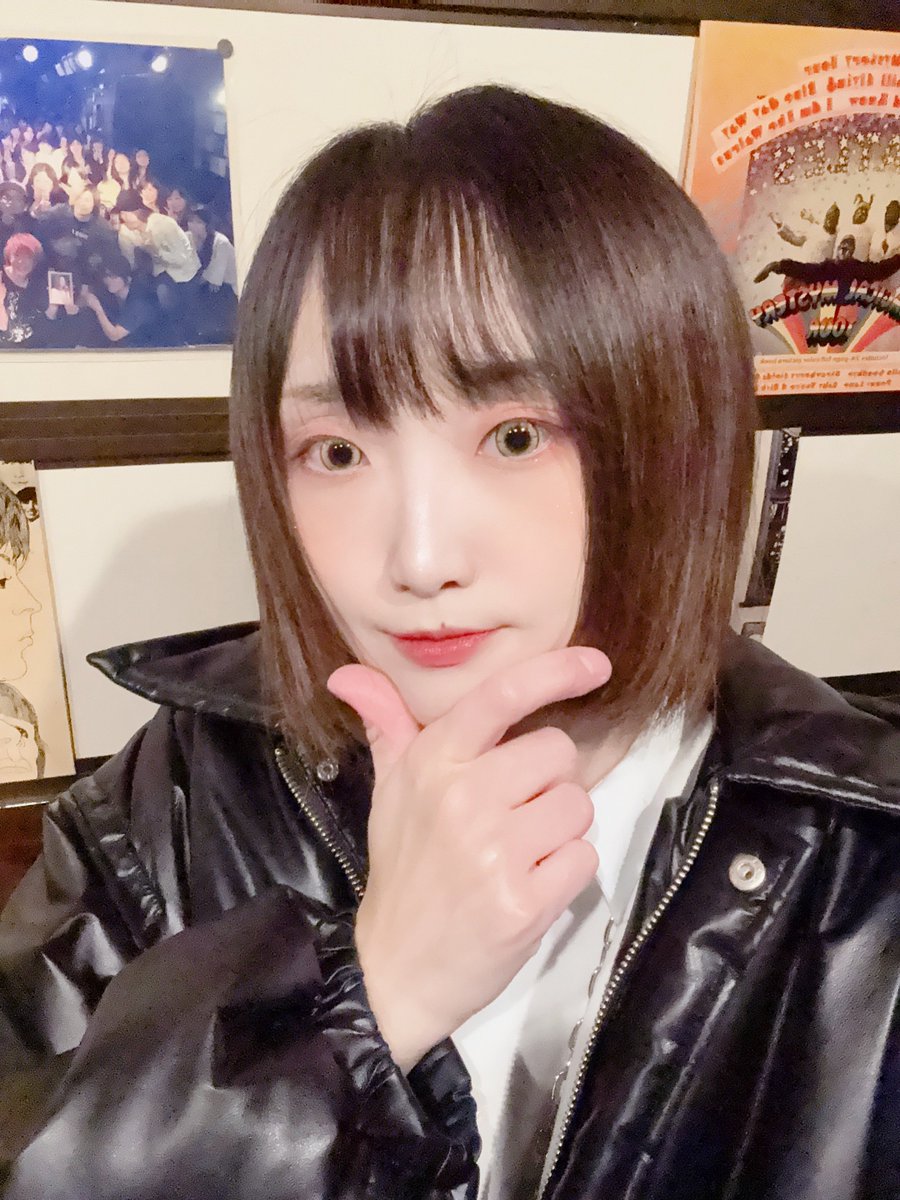 2025.12.08(月)
大塚WelcomeBack ありがとうございました！

しばらく体調崩したり前のライヴから期間が空いて上手く弾けるかどうかめちゃくちゃ心配だったけど、今日も梨佐🍐の隣で弾けて楽しかったし、何より嬉しかった🌝

重大発表はご来場の方が先に知ったので公式アナウンスは後ほど〜！