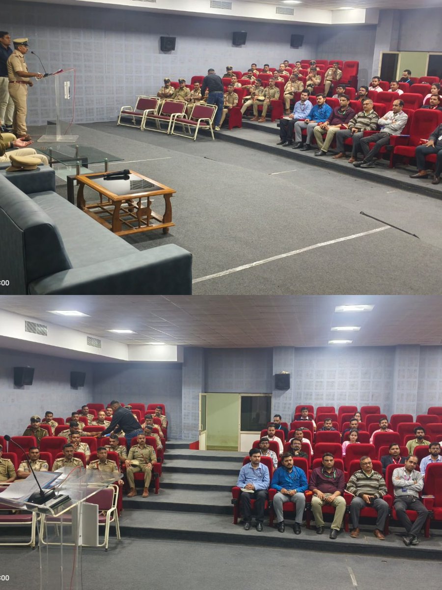 જિલ્લામાં "ઓપરેશન મ્યુલ હન્ટ"ની અસરકારક કામગીરી થાય તે હેતુસર પોલીસ અધિક્ષકશ્રી દ્રારા બેંક મેનેજર,ઝોનલ ઑફિસર સહિતના અધિકારી સાથે મિટિંગ યોજી જેમાં જિલ્લાના તમામ ના.પો.અધિક્ષકશ્રી અને થાણા ઇન્ચાર્જશ્રી પણ હાજર રહેલ...
#MehsanaPolice

<a href="/sanghaviharsh/">Harsh Sanghavi</a> 
<a href="/dgpgujarat/">DGP Gujarat</a> 
<a href="/GujaratPolice/">Gujarat Police</a>