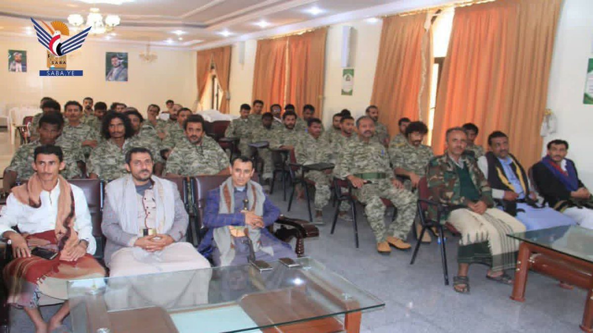 تواصل قيادات الصف الأول من داخل معسكر مرتزقة طارق مع صنعاء يستحضر مشهد 2014 بملامحه ذاتها.. الواقع الميداني يتحرك في اتجاه واحد يعبر عن قرار الأرض والإنسان.
#المشروع_الوطني_ينتصر
#انهيار_معسكر_مرتزقة_طارق