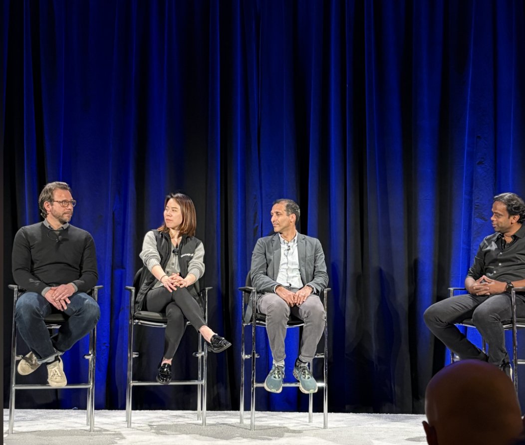 CellularIntelHQ's tweet image. Our Head of Computational Biology, @arjunrajlab, joined @AnushElangovan of @AMD and @upstageai's Head of US at #AWSreInvent to discuss how to accelerate AI workloads with AMD-powered solutions.

Thank you Arjun for sharing how we utilize and scale AI to develop next-generation…