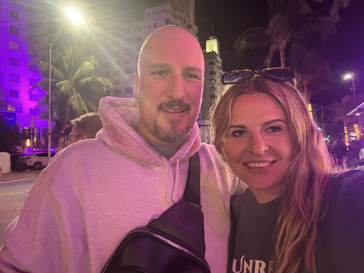 Nifftycat's tweet image. I am gonna watch right now! Excited to see it! Thanks for posting Mikey!!!!! if it wasn’t for cold and a team, I would be completely out of Twitter and web3. I was lucky and had the pleasure of going for dinner with Code and a big group of the team and friends last year at Art…