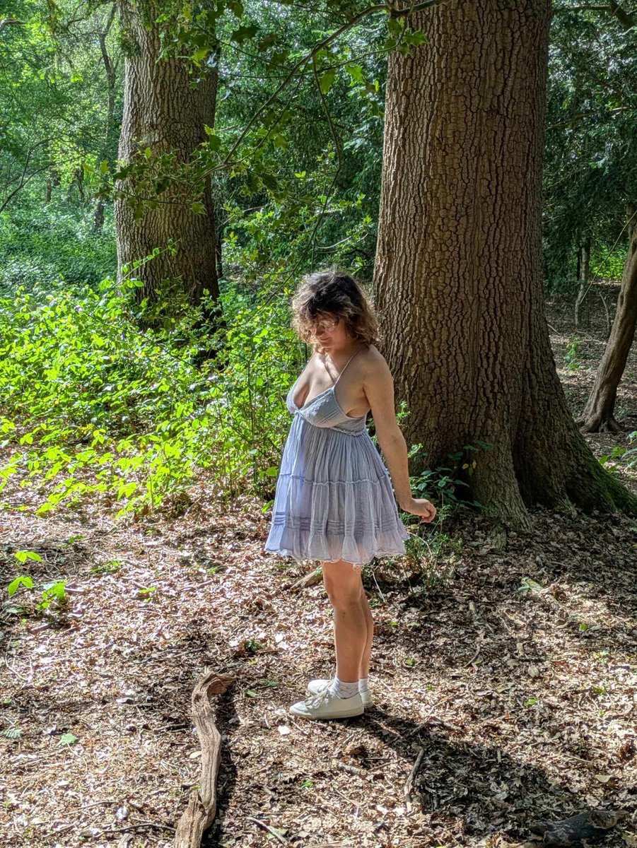 guys i am printing a sfw-ish picture of me for someone to cry-wank to and think about their poor choices - first one right?