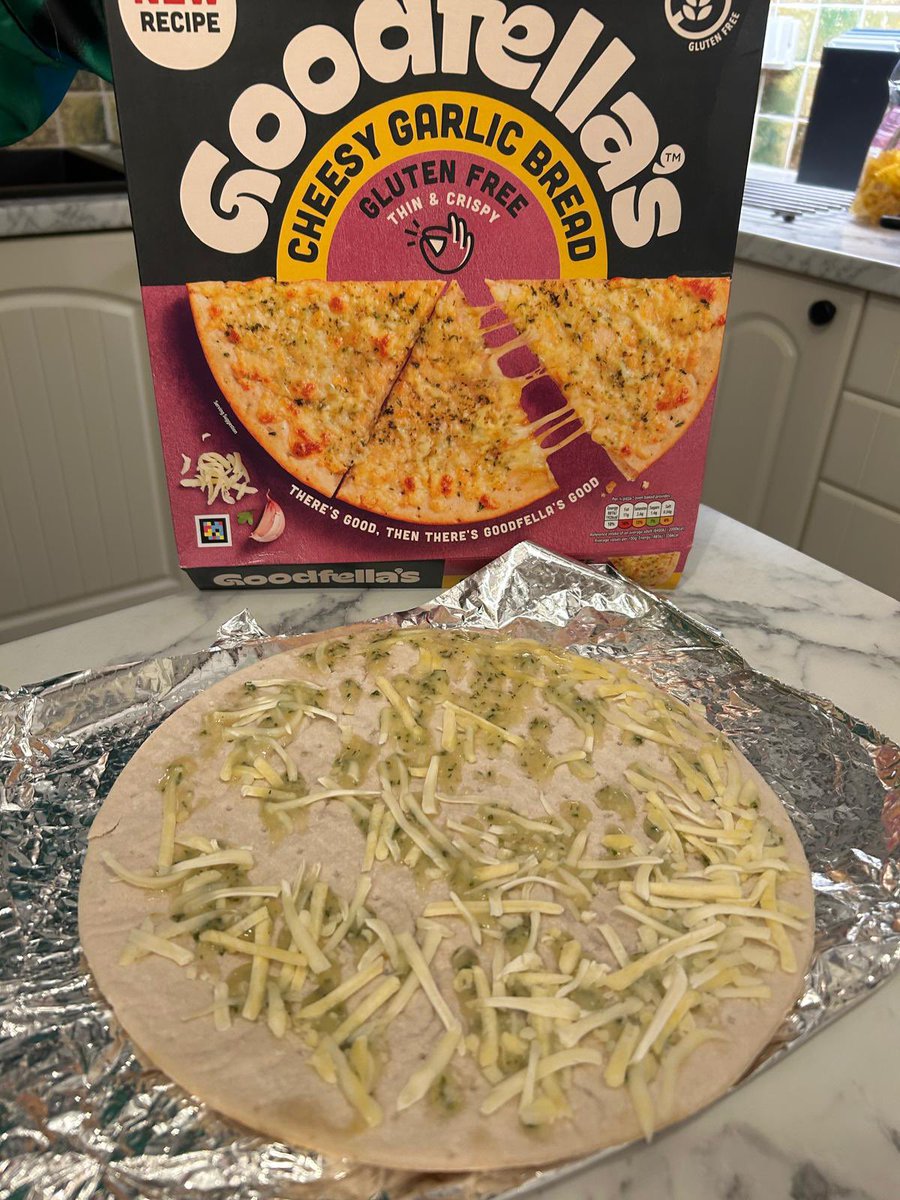 This ‘cheesy’ garlic bread is well worth the £3.80 price tag <a href="/Tesco/">Tesco</a>