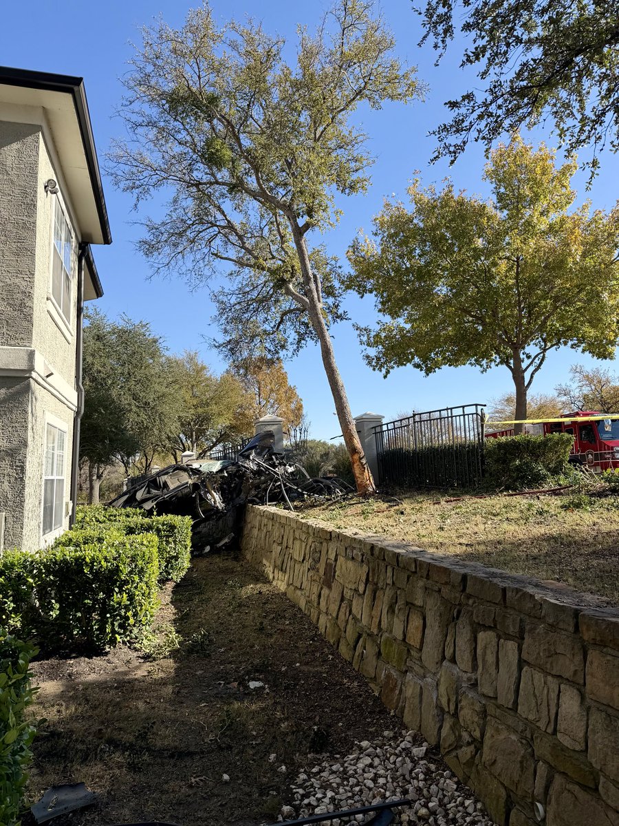 DFWscanner's tweet image. A Porsche has crashed along W. Parker Road in Plano, nearly hitting an apartment building. Two people have been transported to the hospital. Slow down in this area while crews work the scene.