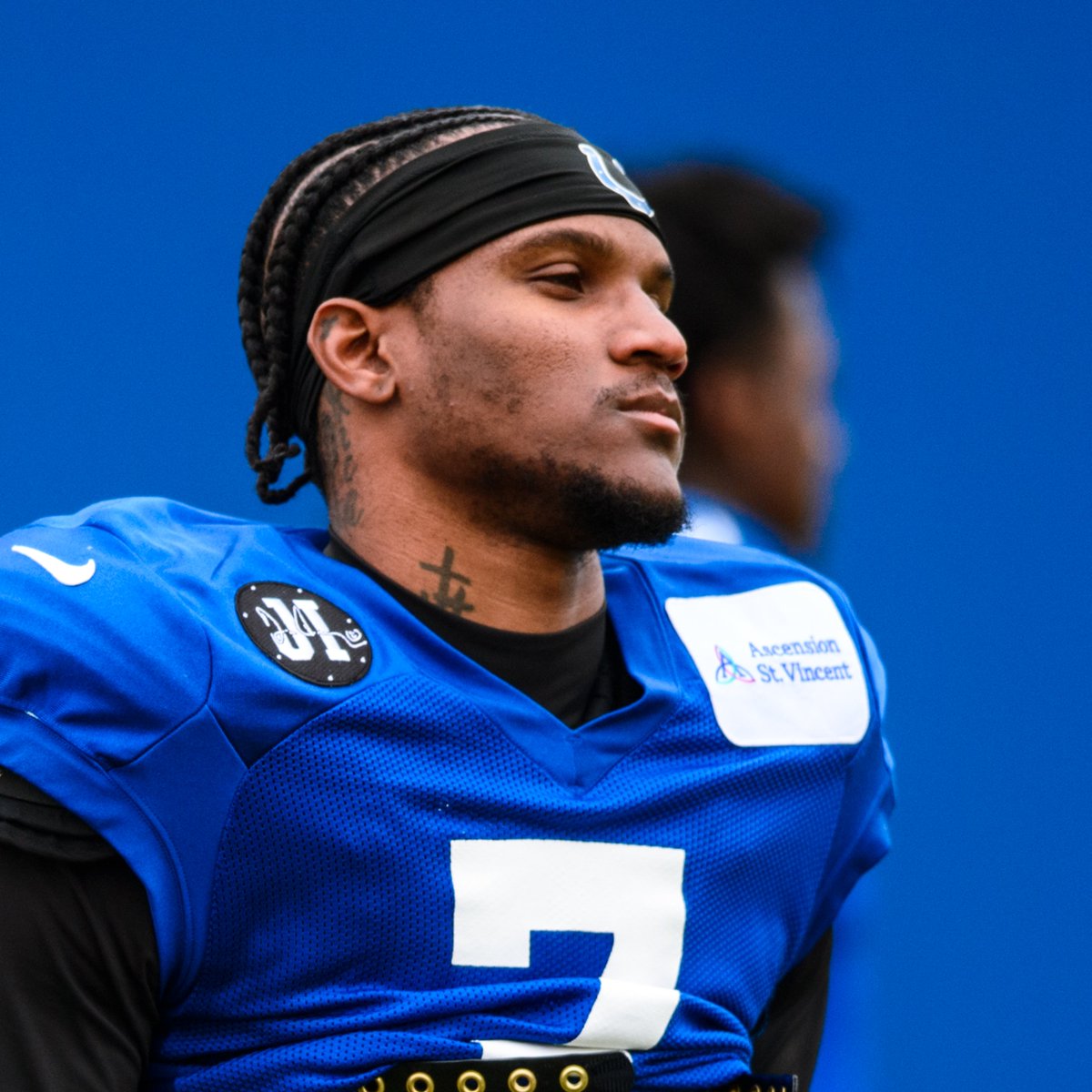 per Coach Steichen, Braden Smith and Charvarius Ward Sr. have entered the concussion protocol.