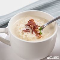 Ok, this recipe does contain potatoes, but oh. my. goodness you guys! This Instant Pot Cauliflower soup (topped with BACON) looks super yummy!! facebook.com/pressurecookre…