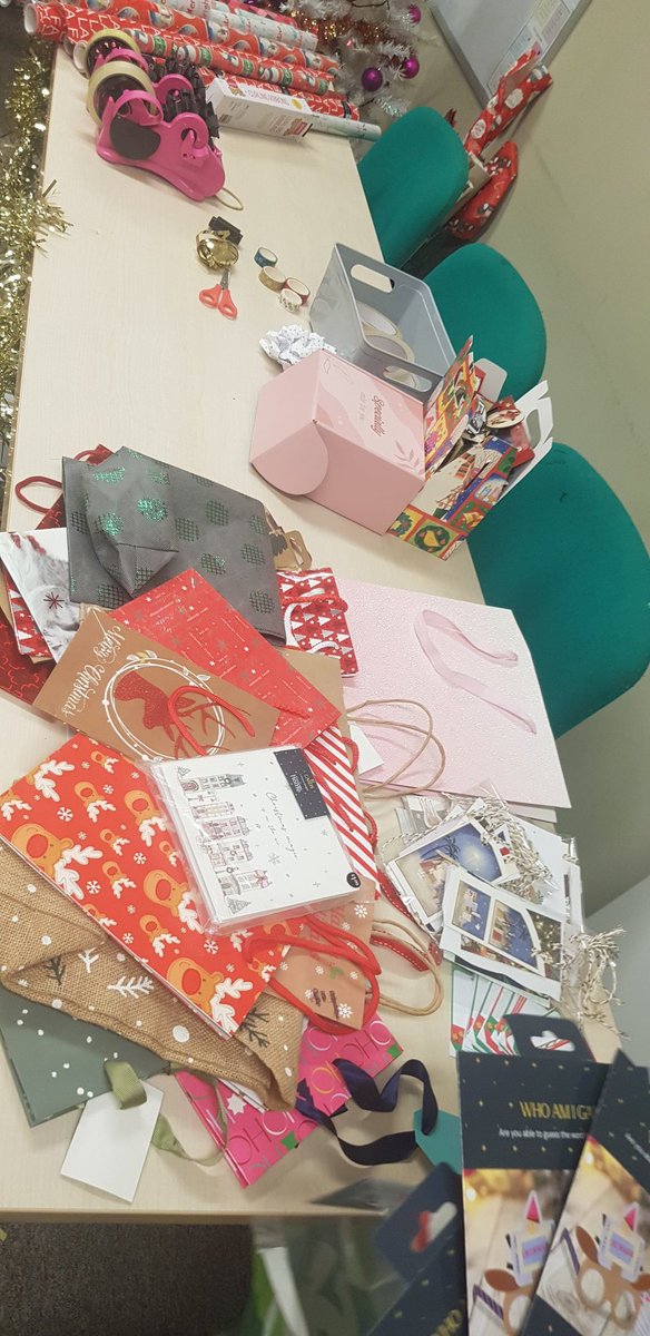 canon_burrows's tweet photo. The Christmas Elves have generously donated a lot of gifts, paper, gift bags and tags ready for their first Customers tomorrow at Elfridges @CanonBurrows #CBValues #generosity https://t.co/UYTyKqWKxY