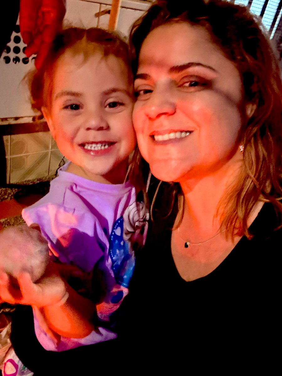 velezmarimar's tweet photo. Las velitas que me iluminan la vida ! https://t.co/iopqiqMnwy