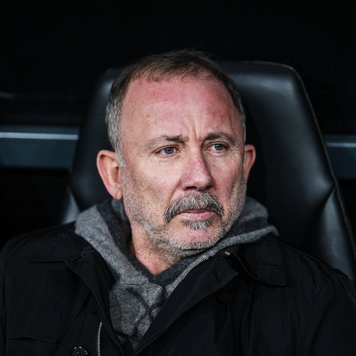 Sergen Yalçın: "2-2 bittiği için söyleyeceğim birçok şey insanlara geçmeyecek. Futbol sonuç odaklı olduğu için geçmeyecek.

Hakemler… Önce hakemlerden başlayayım. Maçlardaki VAR hakemlerinin çağırdığı pozisyonlara ve olan bitene bakıyorum. Maalesef futbol ortamı çok sağlıksız.