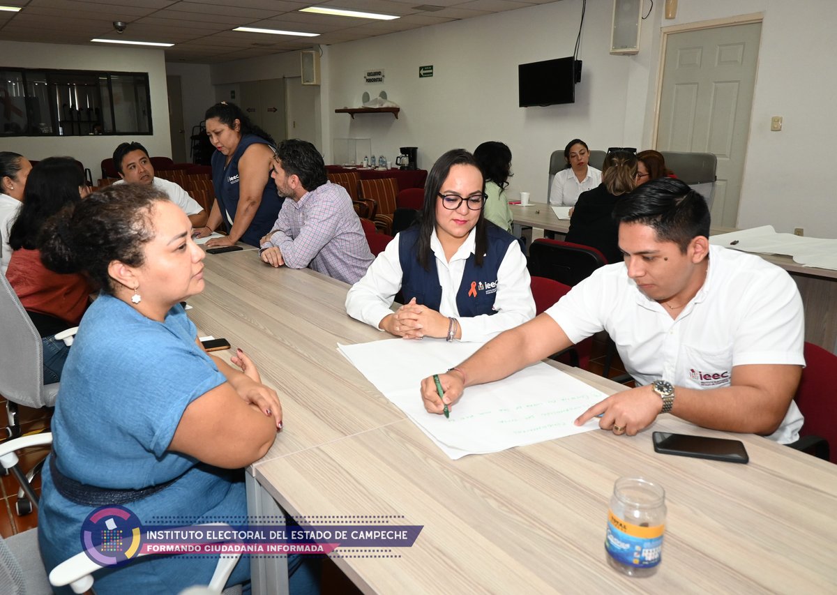 La Consejera Presidenta <a href="/Clara_CastroG/">Clara Castro Gómez </a> acompañada por la Consejera Electoral Rocío Palma Ruíz, señaló la importancia de fomentar una cultura de paz en los espacios laborales, basados en los valores y principios, y crear ambientes libres de violencia.