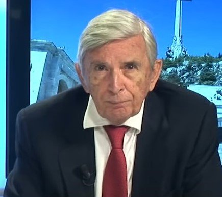 <a href="/thecentenator/">Roberto Centeno</a> Roberto, que a ti la espalda te queda por encima de la cabeza cuando te sientas, por Dios.