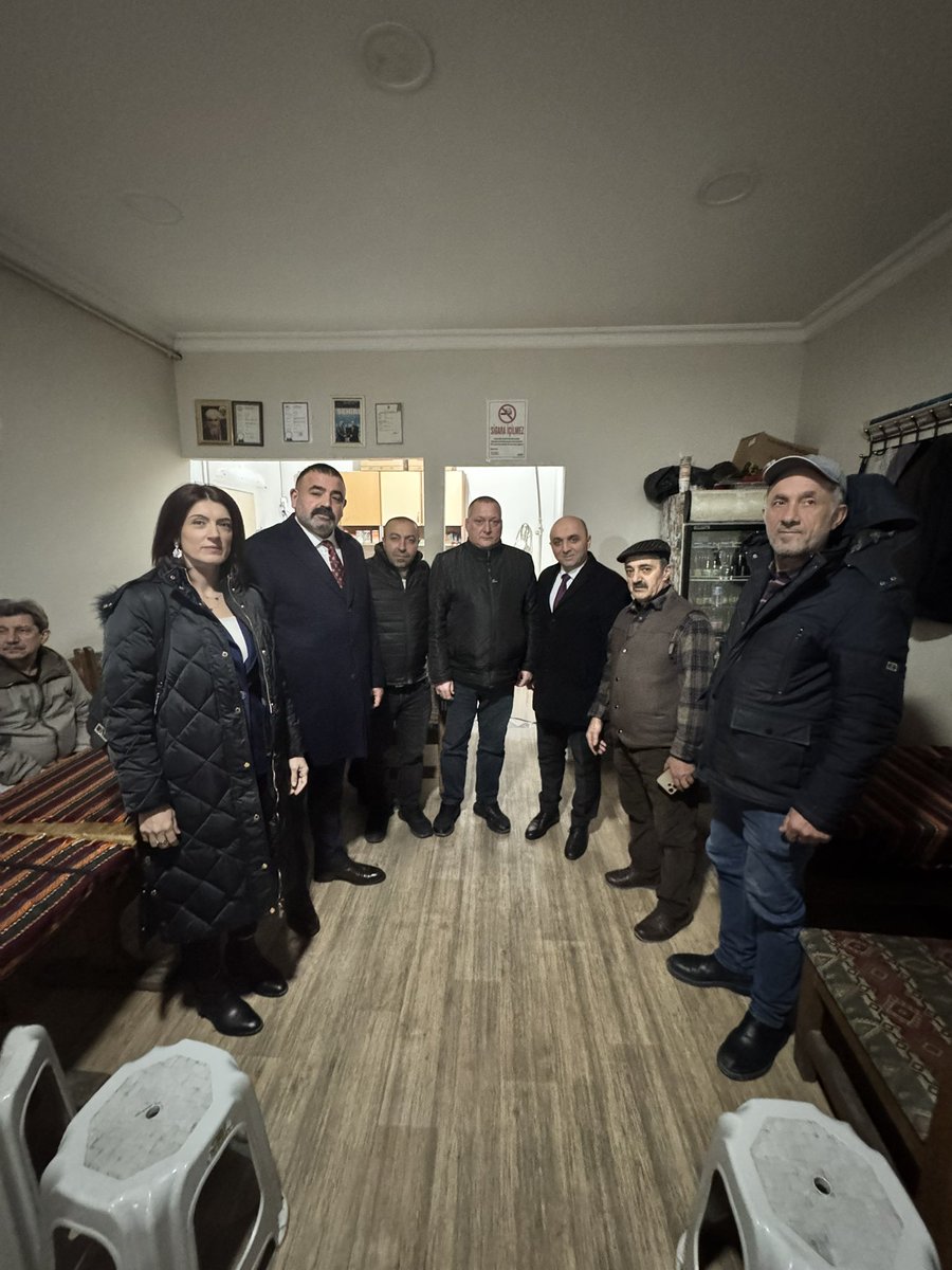 Genel Başkanımız Sayın Devlet Bahçeli’nin talimatları ile “#HayırlıGünlerKomşum” ve “#DerdinDerdimizdir” ziyaretlerimiz kapsamında, MYK Üyemiz Sn.İzzet GÖREN, İlçe Başkanımız Sn.Habip Kapıcıoğlu ve ilçe yöneticilerimiz ile birlikte ilçemizin kıymetli esnaflarını ziyaret ettik.