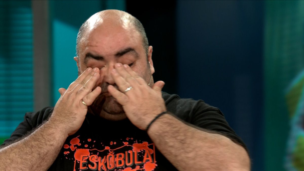 La Revuelta tweet media