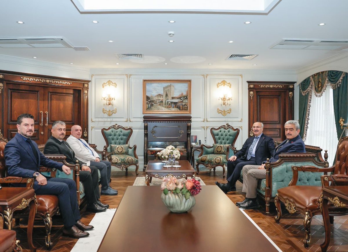 Adana Valimiz, devlet tecrübesi ve millet sevdasıyla gönlümüzde müstesna bir yeri olan çok değerli büyüğümüz Sayın Yavuz Selim Köşger Beyefendiyi makamında ziyaret ettik.Yavuz valime ilgi ve alakasından dolayı teşekkür eder sevgi ve saygılarımı sunarım.Hayırlı akşamlar.