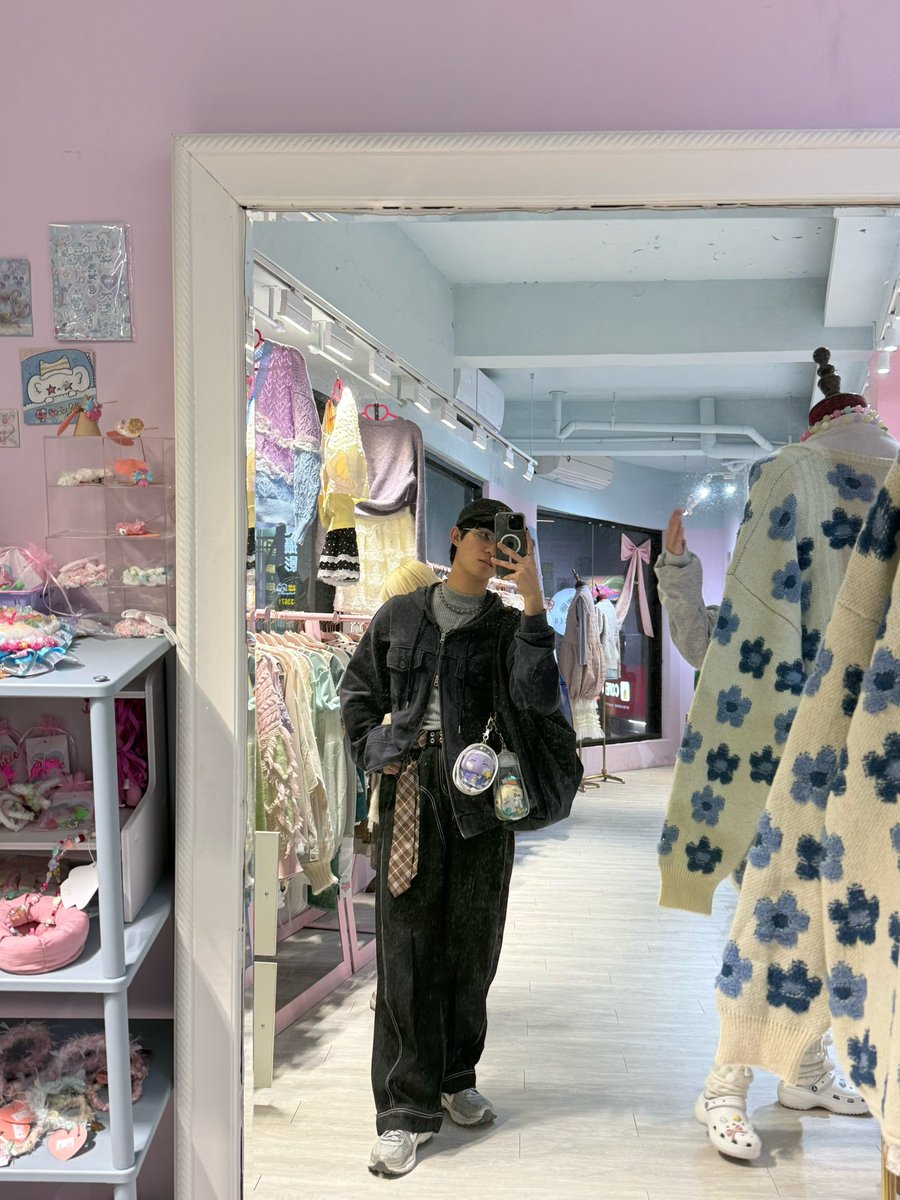 beandom05's tweet image. 這禮拜很想去AAA看崔傘 但要考試和上班😓