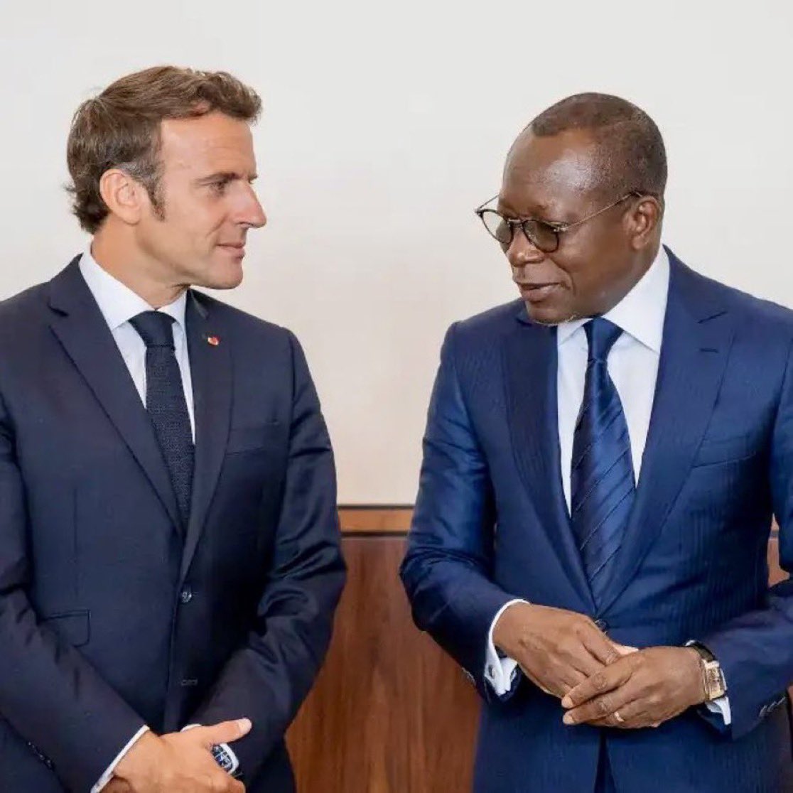 🚨 D’après mes informations, Talon serait chez lui, protégé par la garde républicaine et la France, tandis que toute la ville serait minée par les militaires pro-panaricanistes.